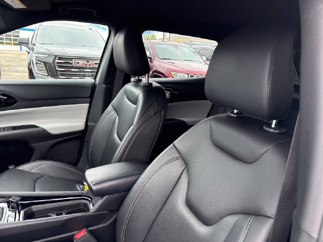 Used 2025 Jeep Compass Limited AWD/4WD image 18