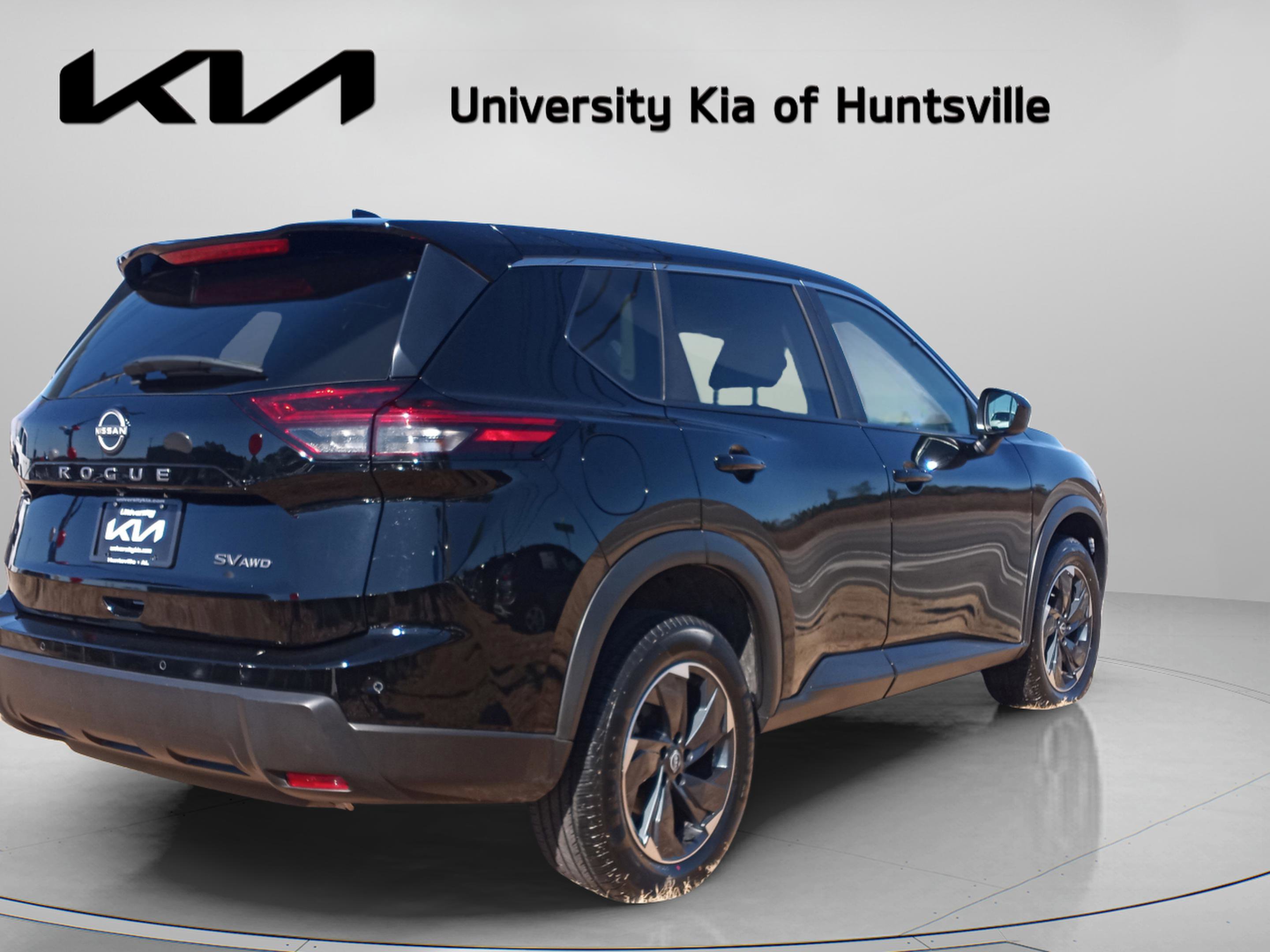 Used 2024 Nissan Rogue SV image 6