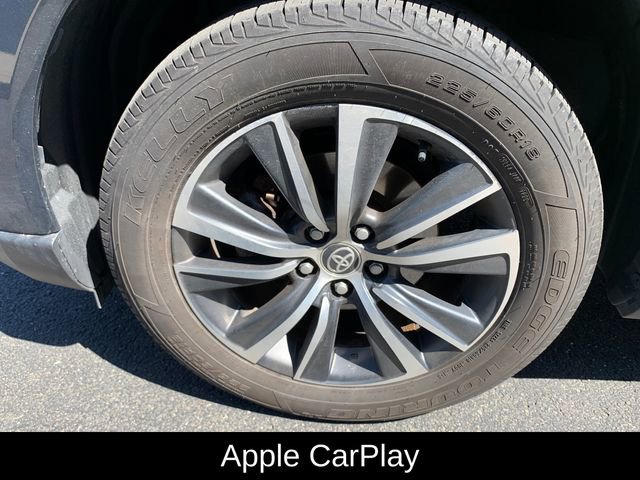 Used 2021 Toyota Venza LE image 10