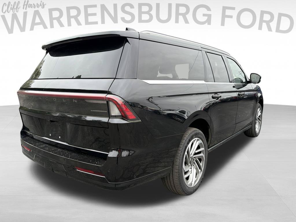 Used 2025 Lincoln Navigator L Reserve AWD/4WD image 7