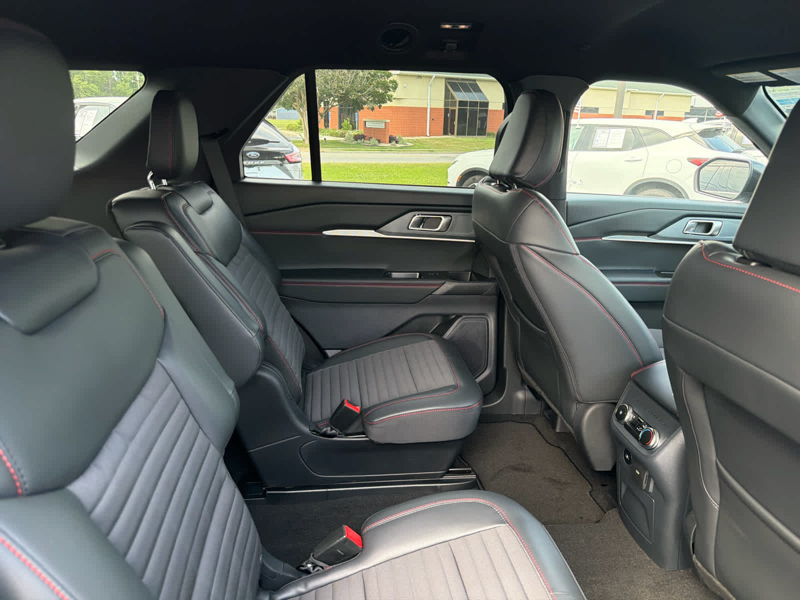 New 2026 Ford Explorer ST-Line AWD/4WD image 10