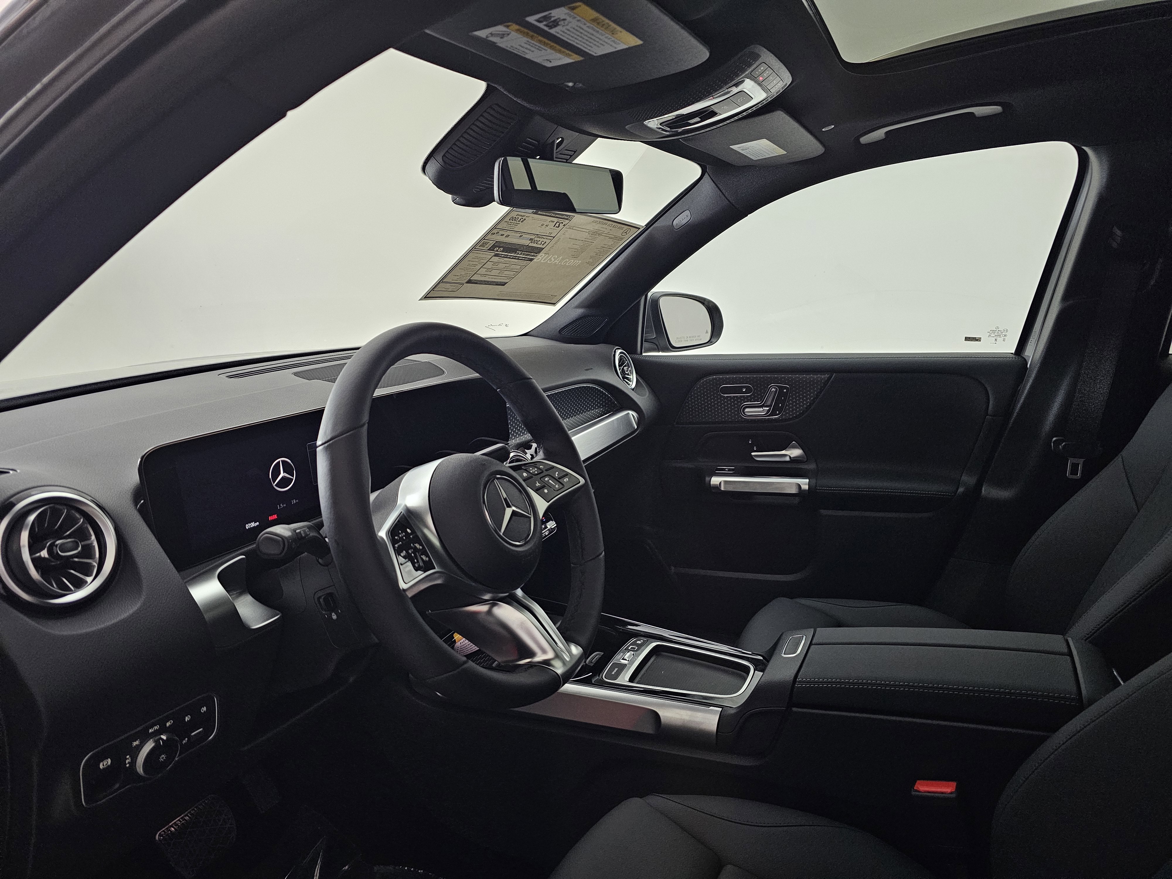 New 2026 Mercedes-Benz GLB 250 4MATIC image 8