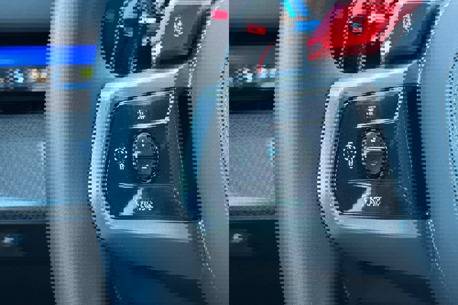 Used 2025 BMW M5 w/ Carbon Package image 27