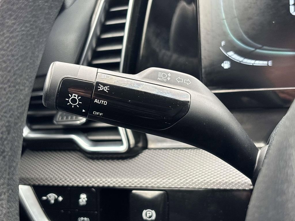 Used 2024 Kia Sportage LX image 25