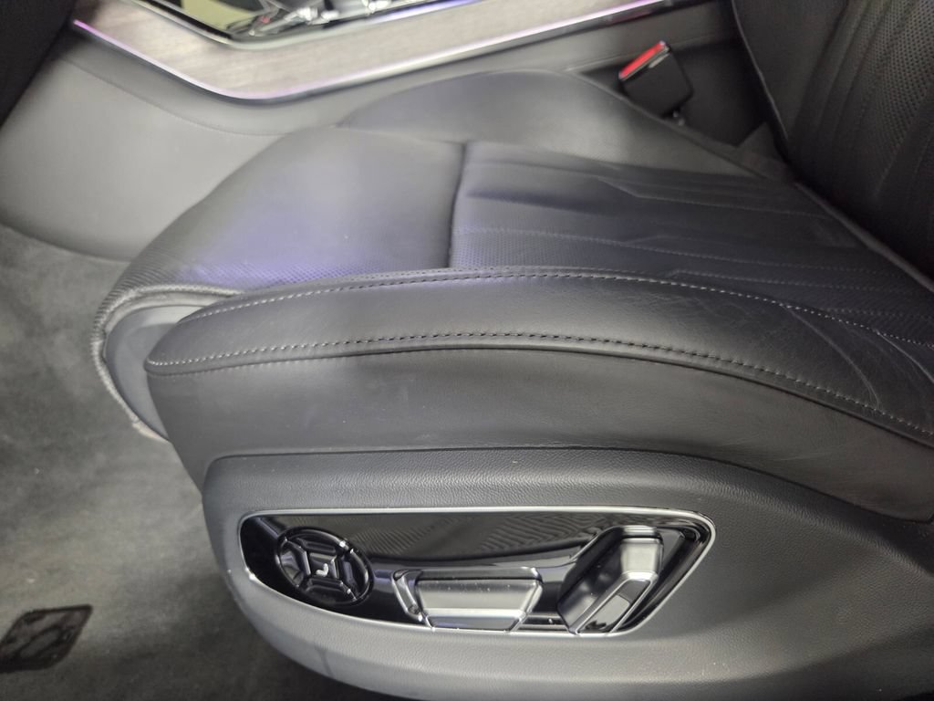 Used 2024 Audi A8 L 3.0T AWD/4WD image 10