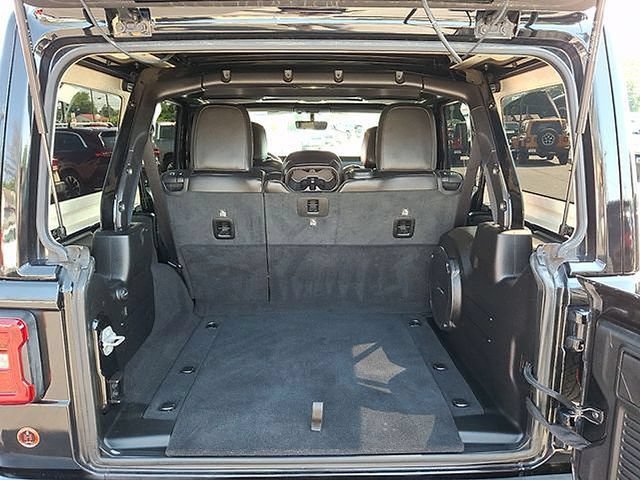 Used 2021 Jeep Wrangler Unlimited Sahara AWD/4WD image 31