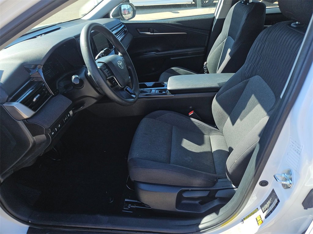 Used 2025 Toyota Camry LE image 11