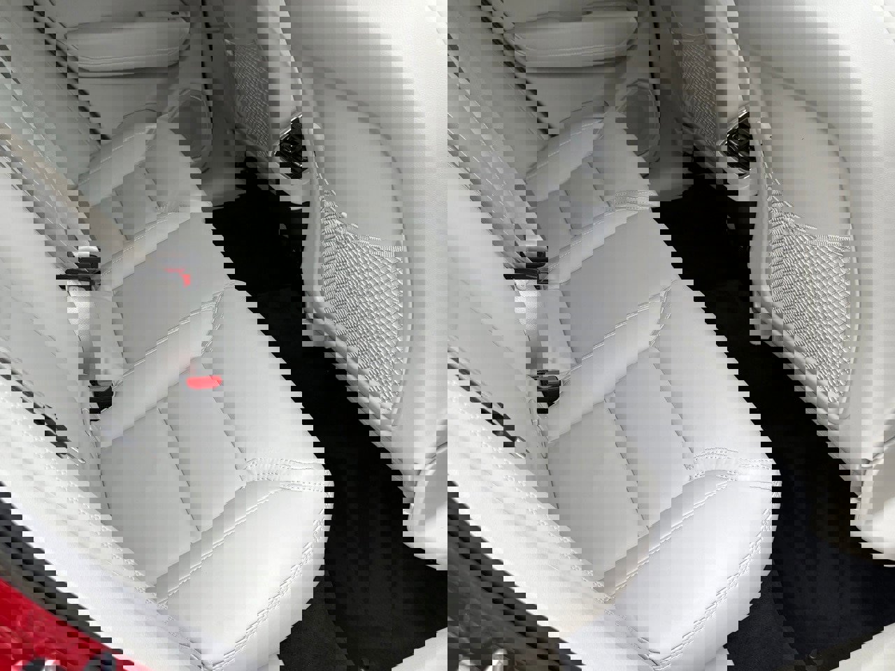 Certified 2023 Volvo XC60 B5 Ultimate w/ Climate Package image 34