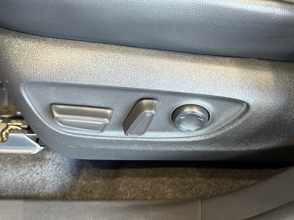 Certified 2023 Toyota Highlander XLE image 21