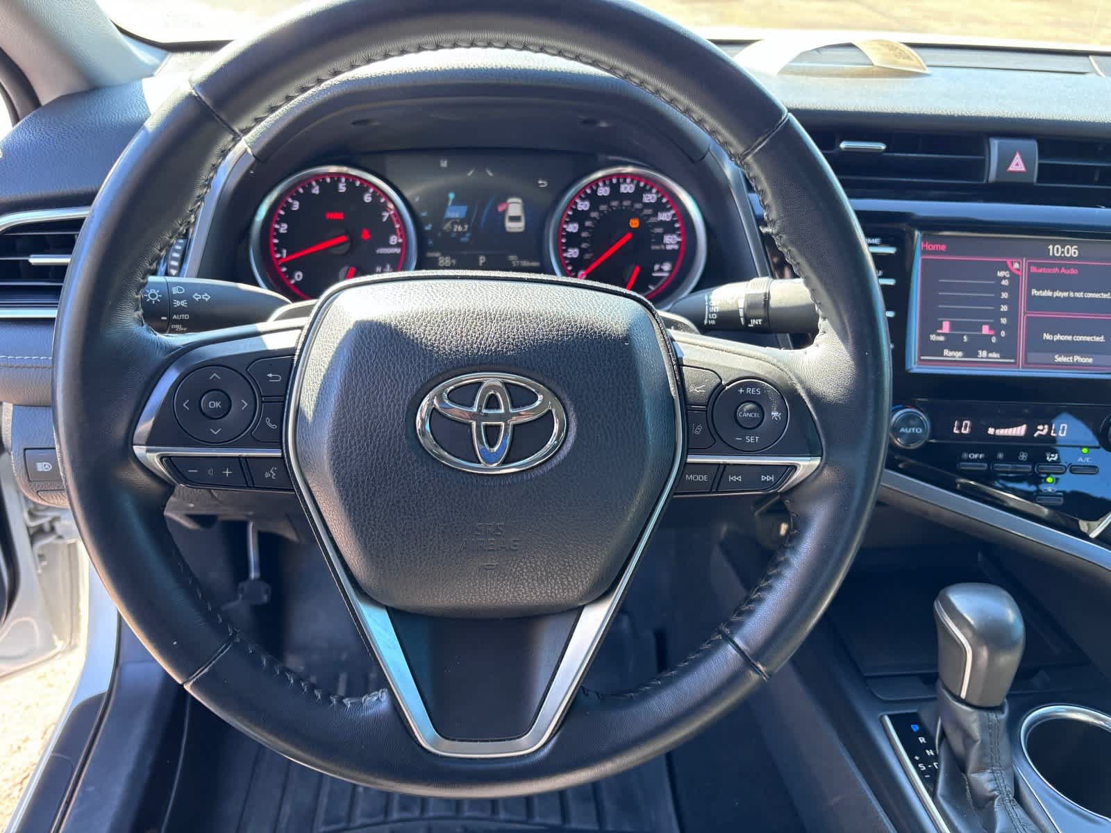 Used 2018 Toyota Camry XSE FWD image 13