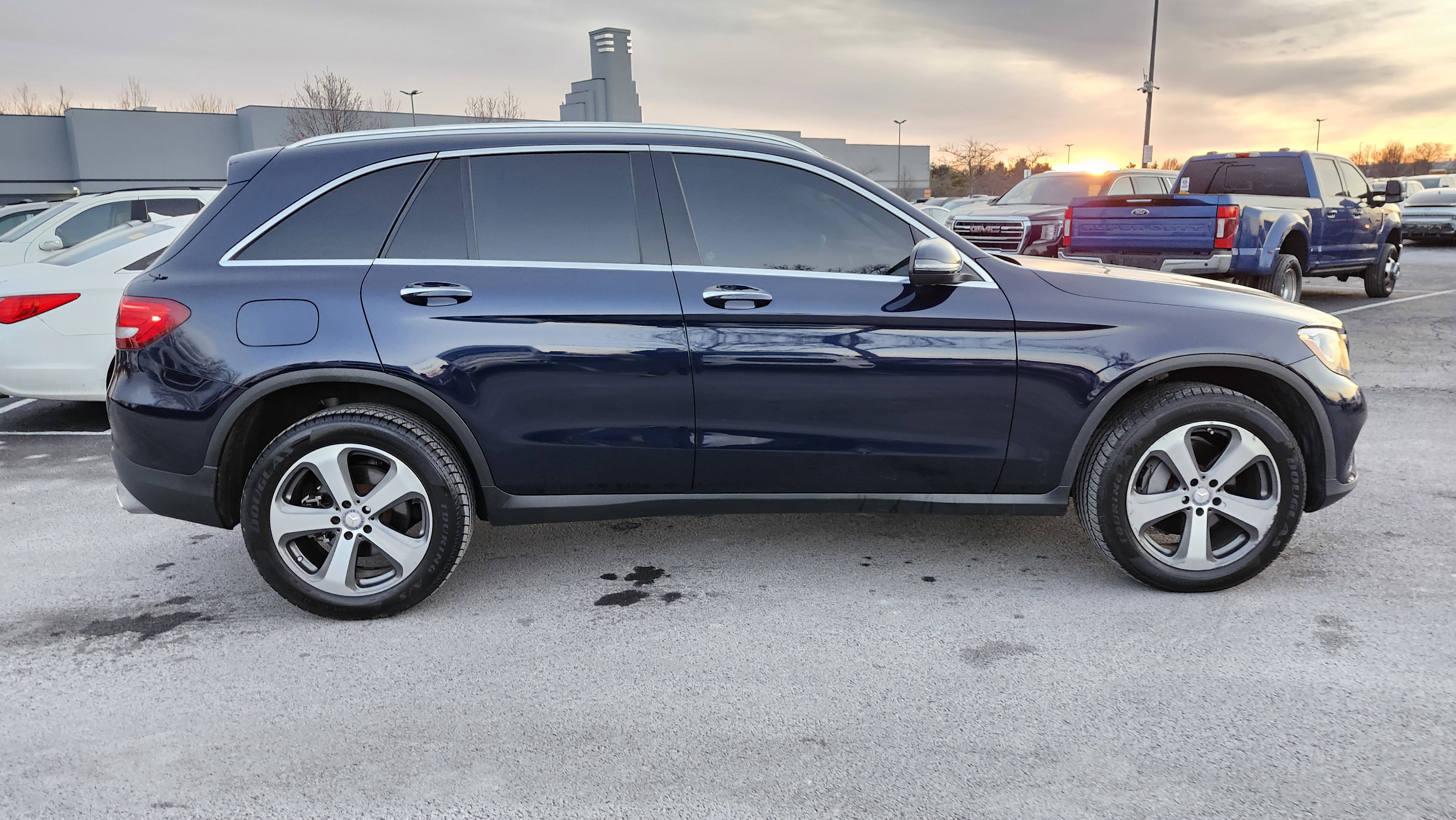 Used 2017 Mercedes-Benz GLC 300 w/ Premium 1 Package image 19