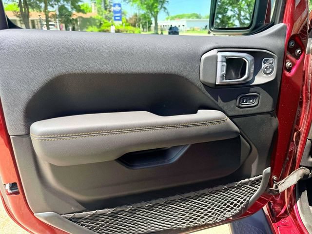 Used 2021 Jeep Gladiator Overland AWD/4WD image 17