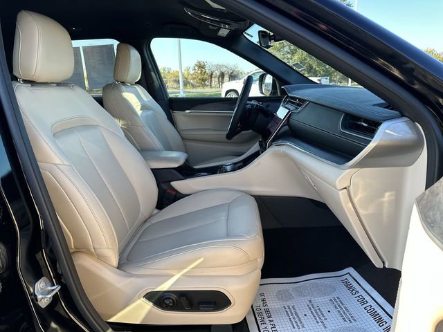 Used 2025 Jeep Grand Cherokee Limited image 31