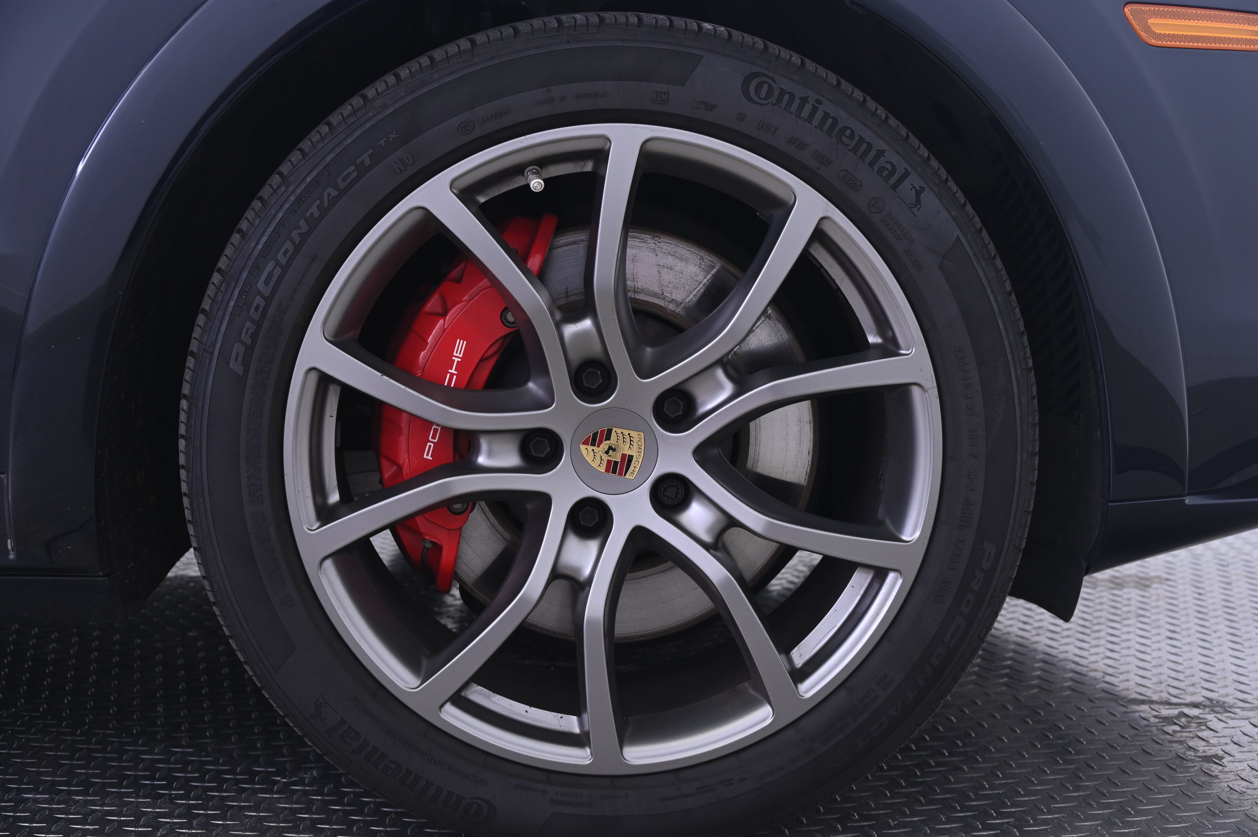 Certified 2023 Porsche Cayenne GTS AWD/4WD image 14
