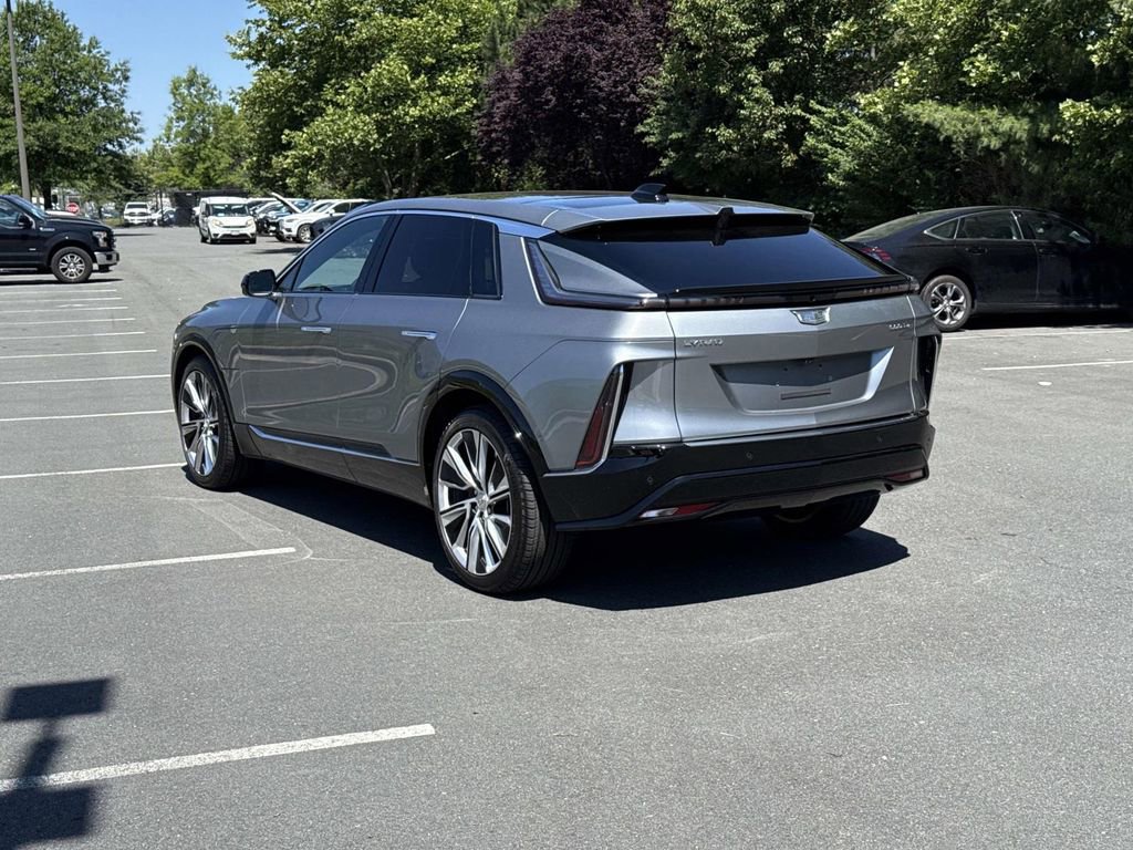 Certified 2025 Cadillac Lyriq Luxury w/ LPO, Floor Liner Package AWD/4WD image 23