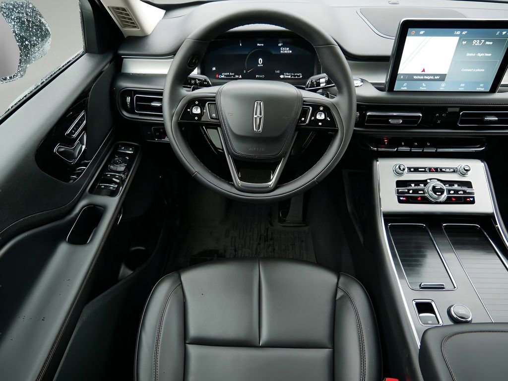 Used 2023 Lincoln Aviator AWD w/ Premium Package image 13
