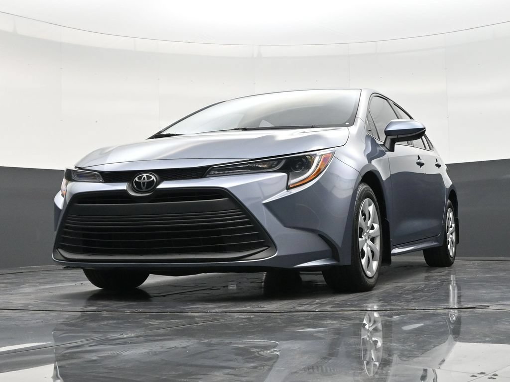Used 2025 Toyota Corolla LE FWD image 26