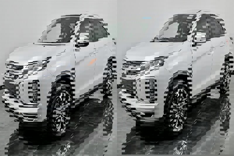 New 2025 Mitsubishi Outlander Sport SE image 5