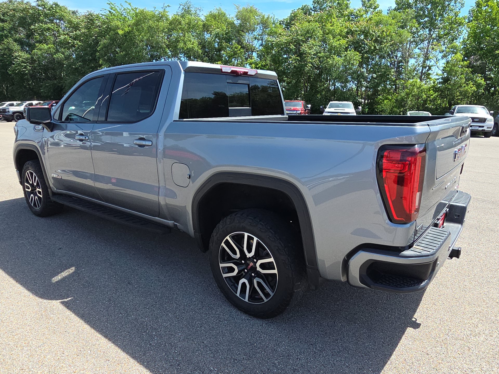 Used 2024 GMC Sierra 1500 AT4 w/ Technology Package AWD/4WD image 6