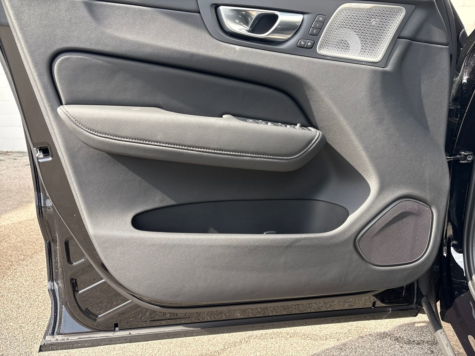 New 2026 Volvo XC60 B5 Ultra w/ Climate Package image 10