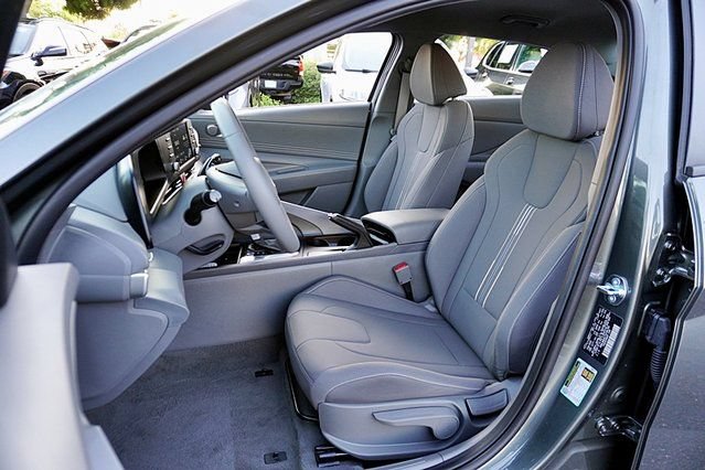 Certified 2026 Hyundai Elantra Sport FWD image 14