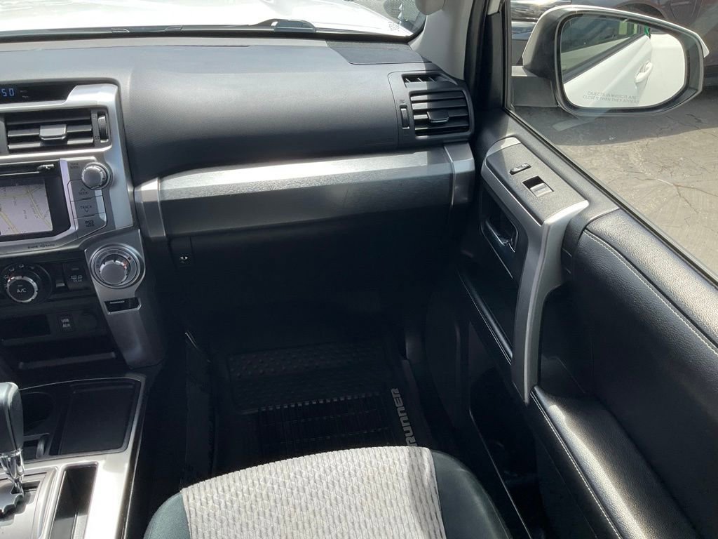 Used 2018 Toyota 4Runner SR5 RWD image 65