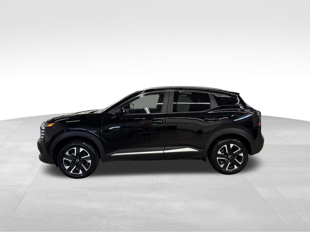Used 2025 Nissan Kicks SV w/ SV Premium Package AWD/4WD image 3