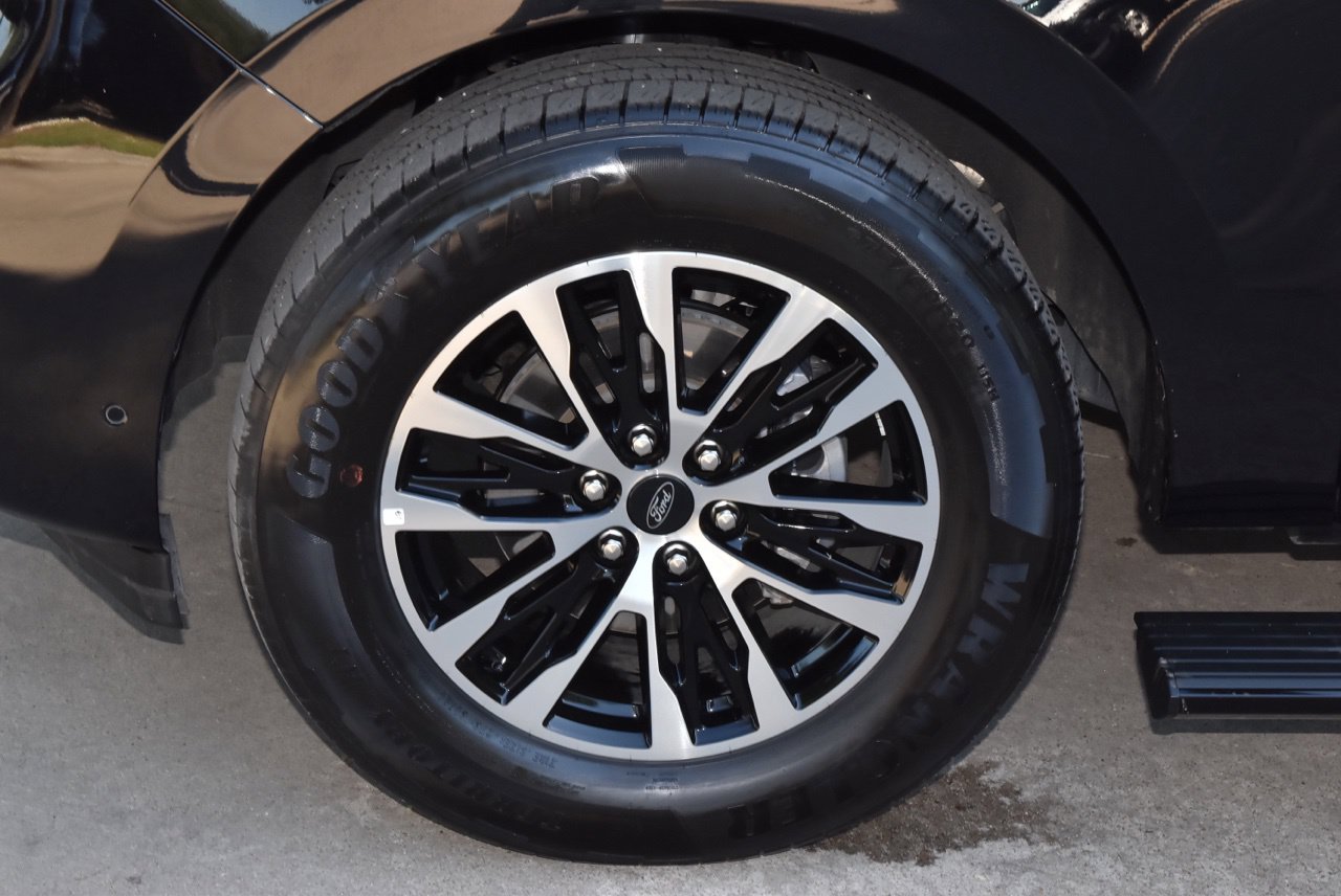 Used 2025 Ford Expedition Max Platinum AWD/4WD image 42