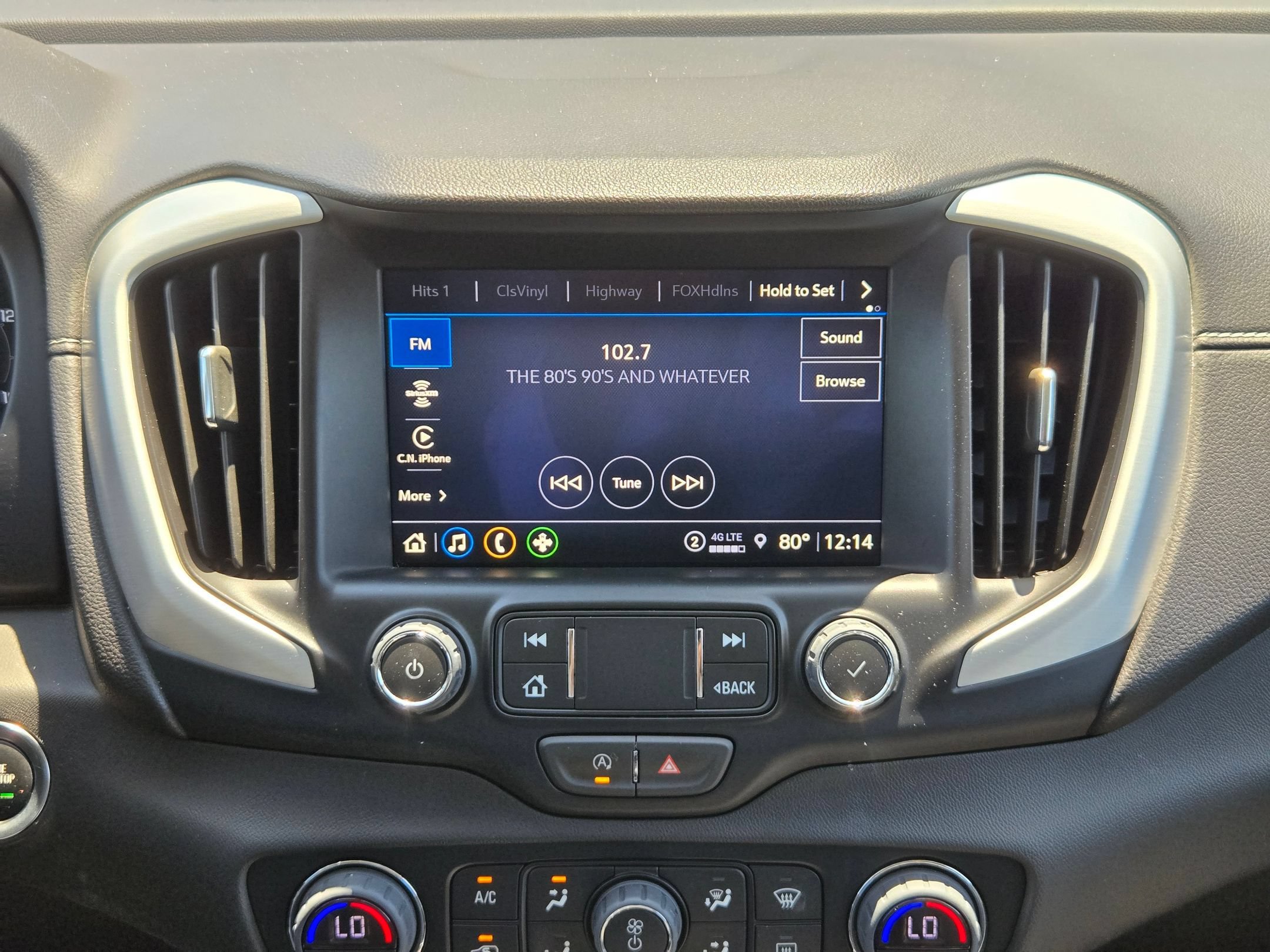 Used 2024 GMC Terrain SLT AWD/4WD image 18
