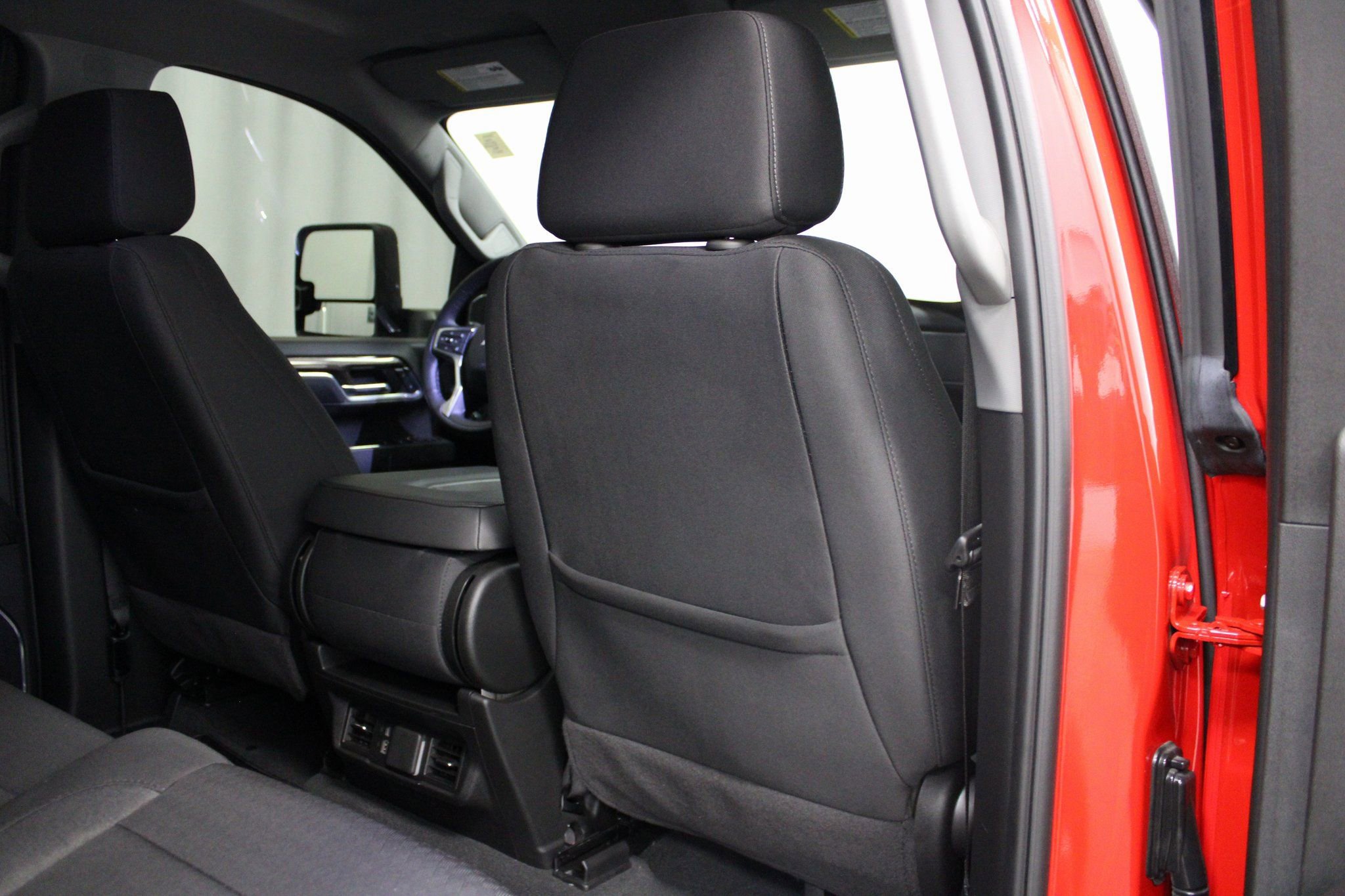 Used 2025 Chevrolet Silverado 2500 LT image 25