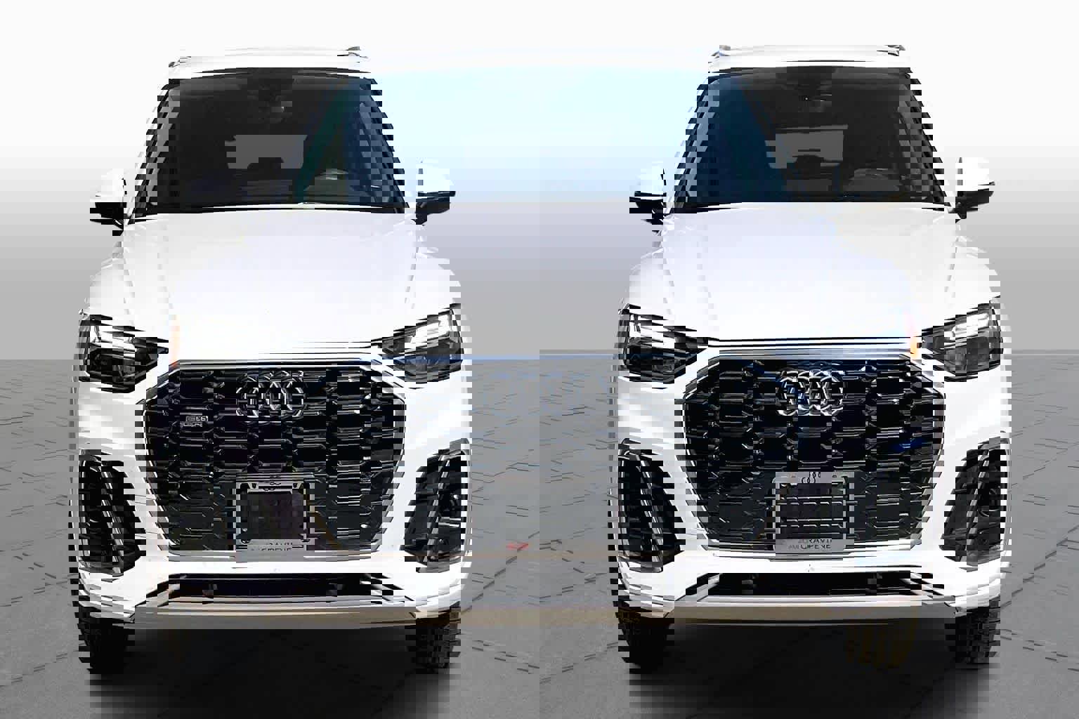 Used 2024 Audi Q5 2.0T Premium w/ Convenience Package image 4