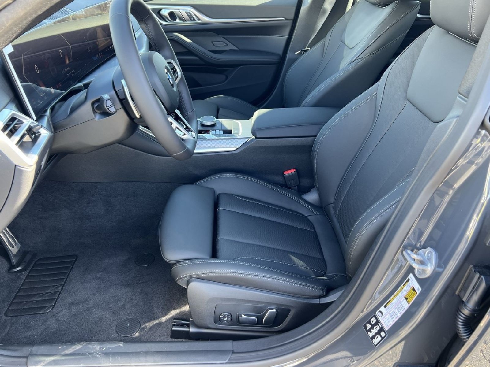 New 2026 BMW 430i xDrive w/ M Sport Package AWD/4WD image 10