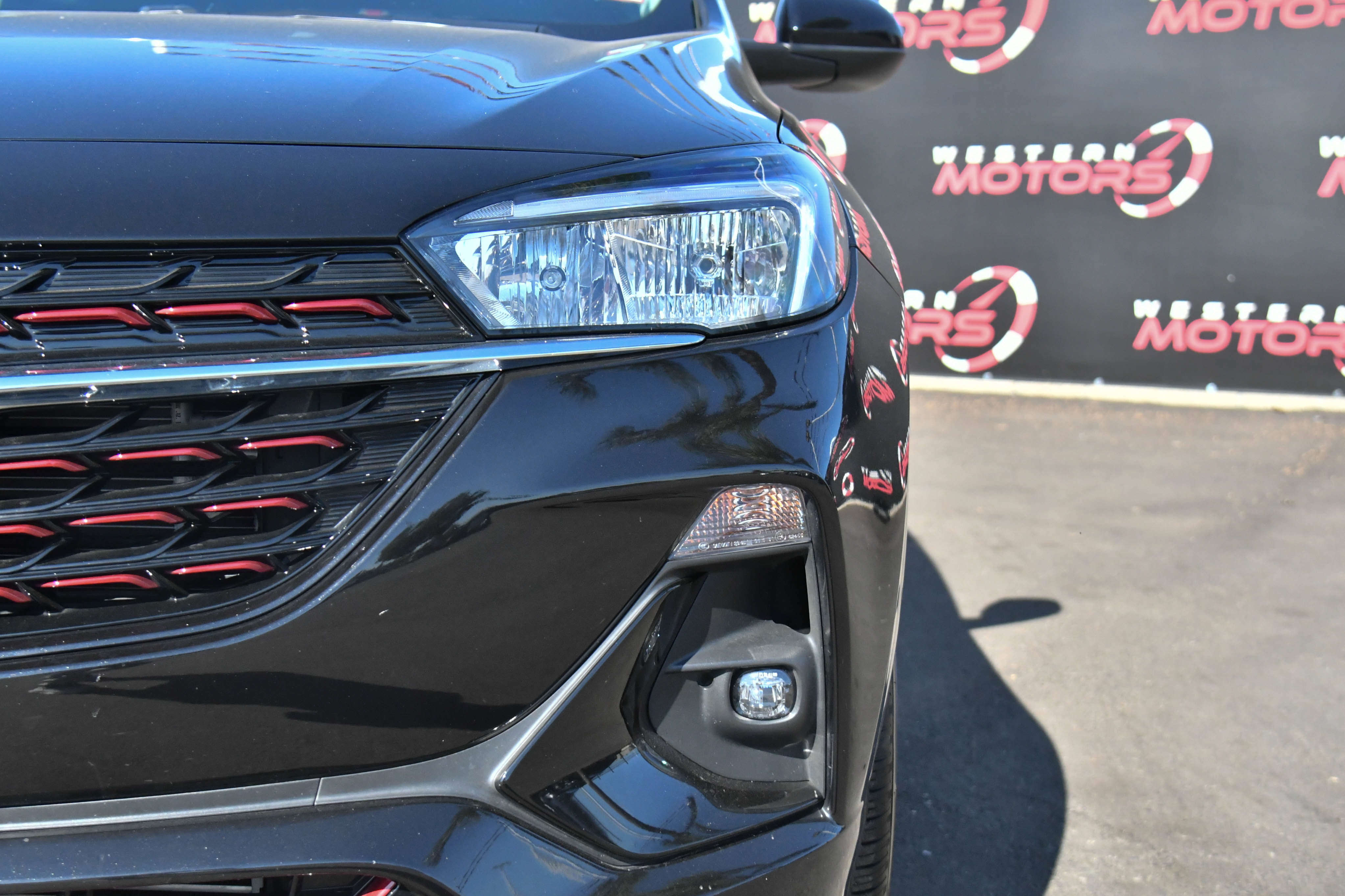 Used 2023 Buick Encore GX Select w/ Sport Touring Package image 11