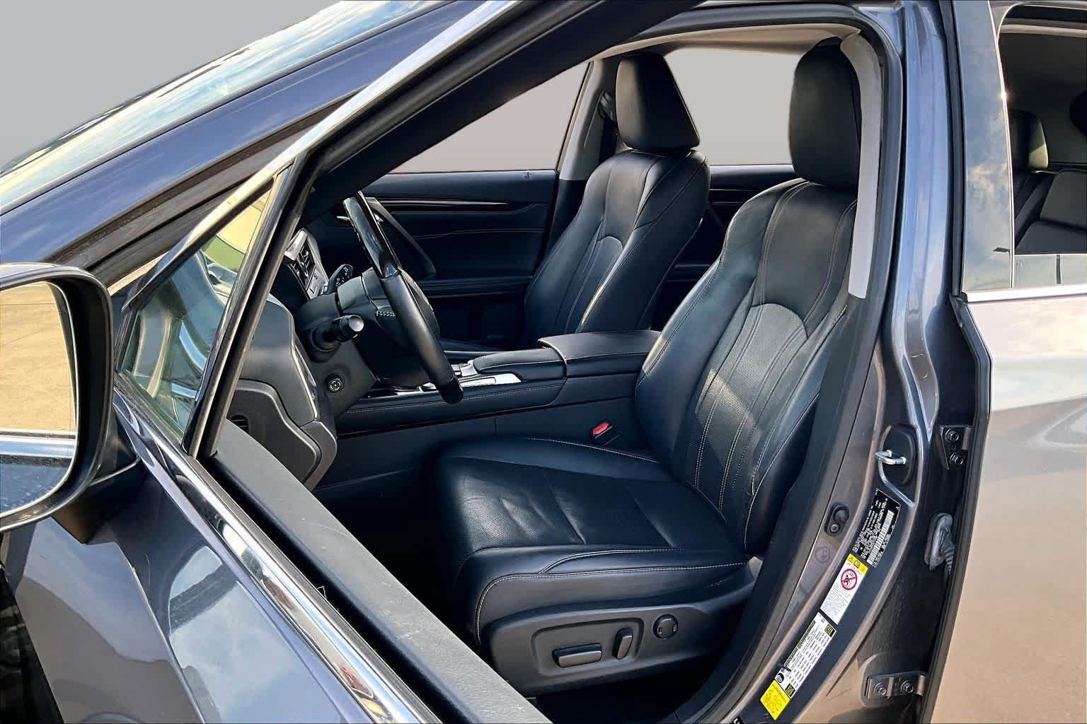 Used 2019 Lexus RX 350 FWD w/ Navigation Package image 7