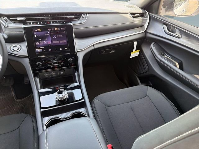 New 2026 Jeep Grand Cherokee L Laredo image 28