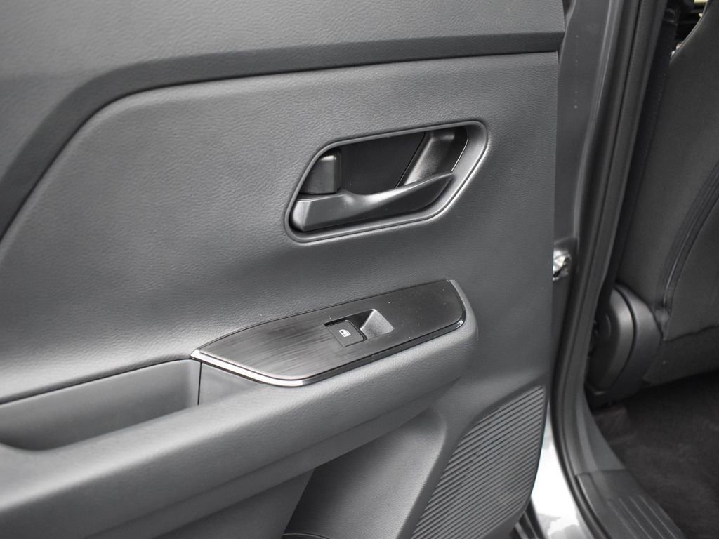 Used 2025 Nissan Kicks S image 15