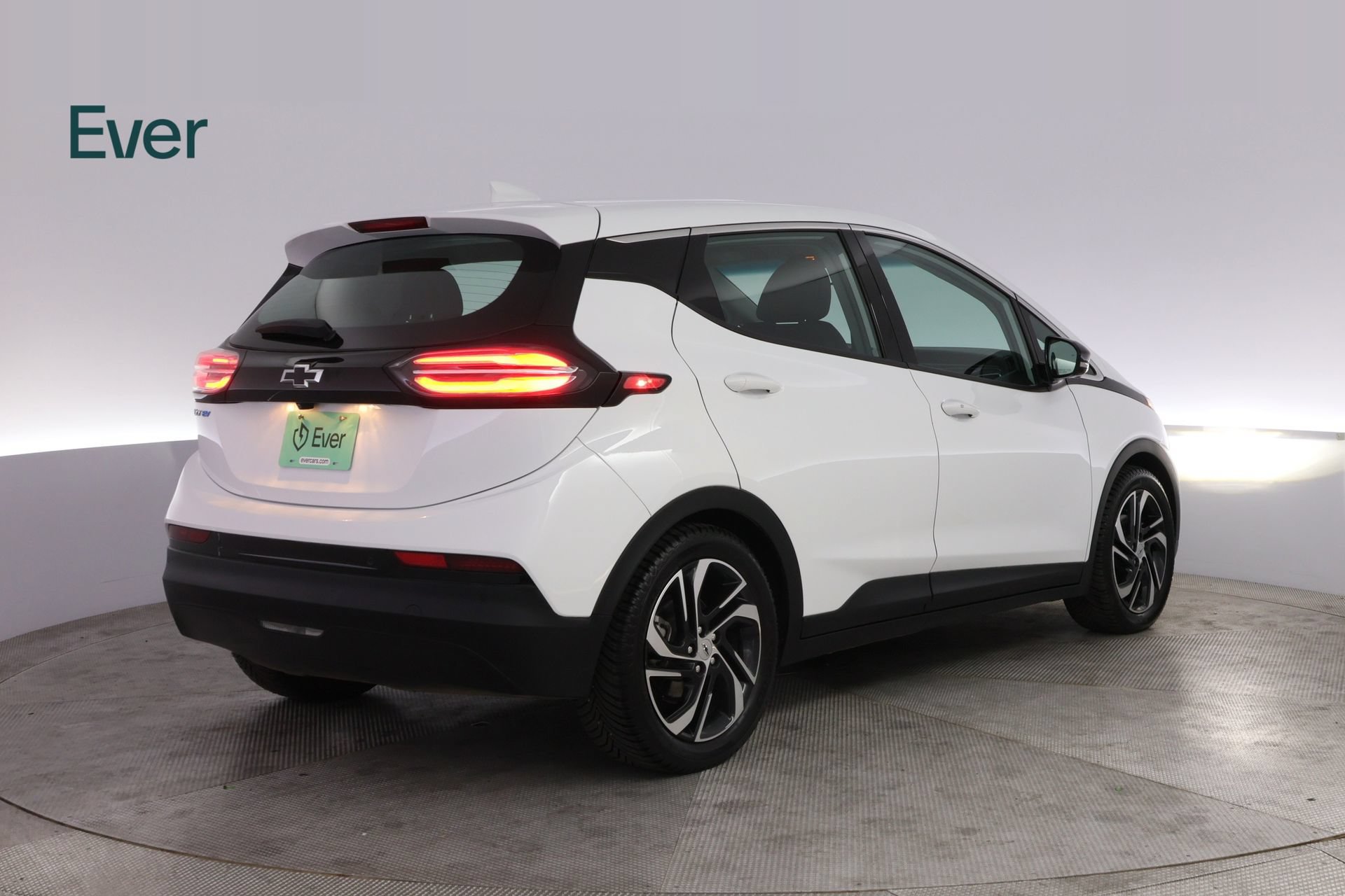 Used 2023 Chevrolet Bolt LT w/ Infotainment Package FWD image 3