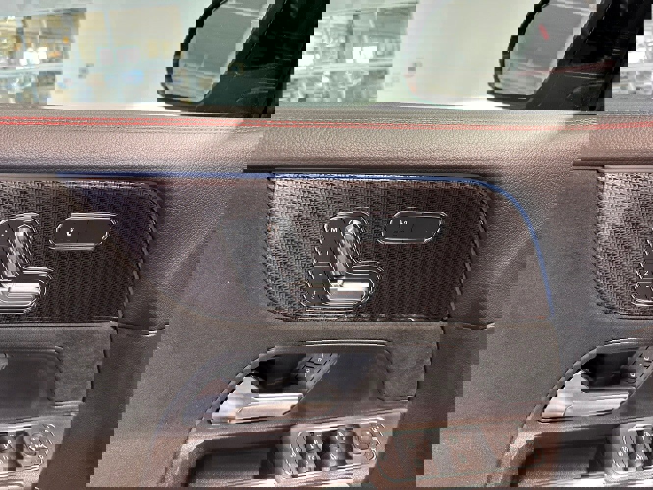 Used 2024 Mercedes-Benz GLB 250 4MATIC image 12