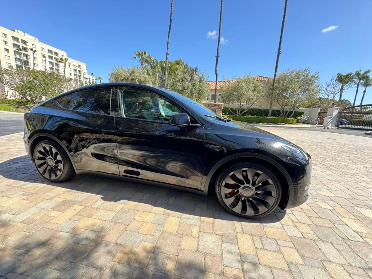 Used 2023 Tesla Model Y Performance AWD/4WD image 7