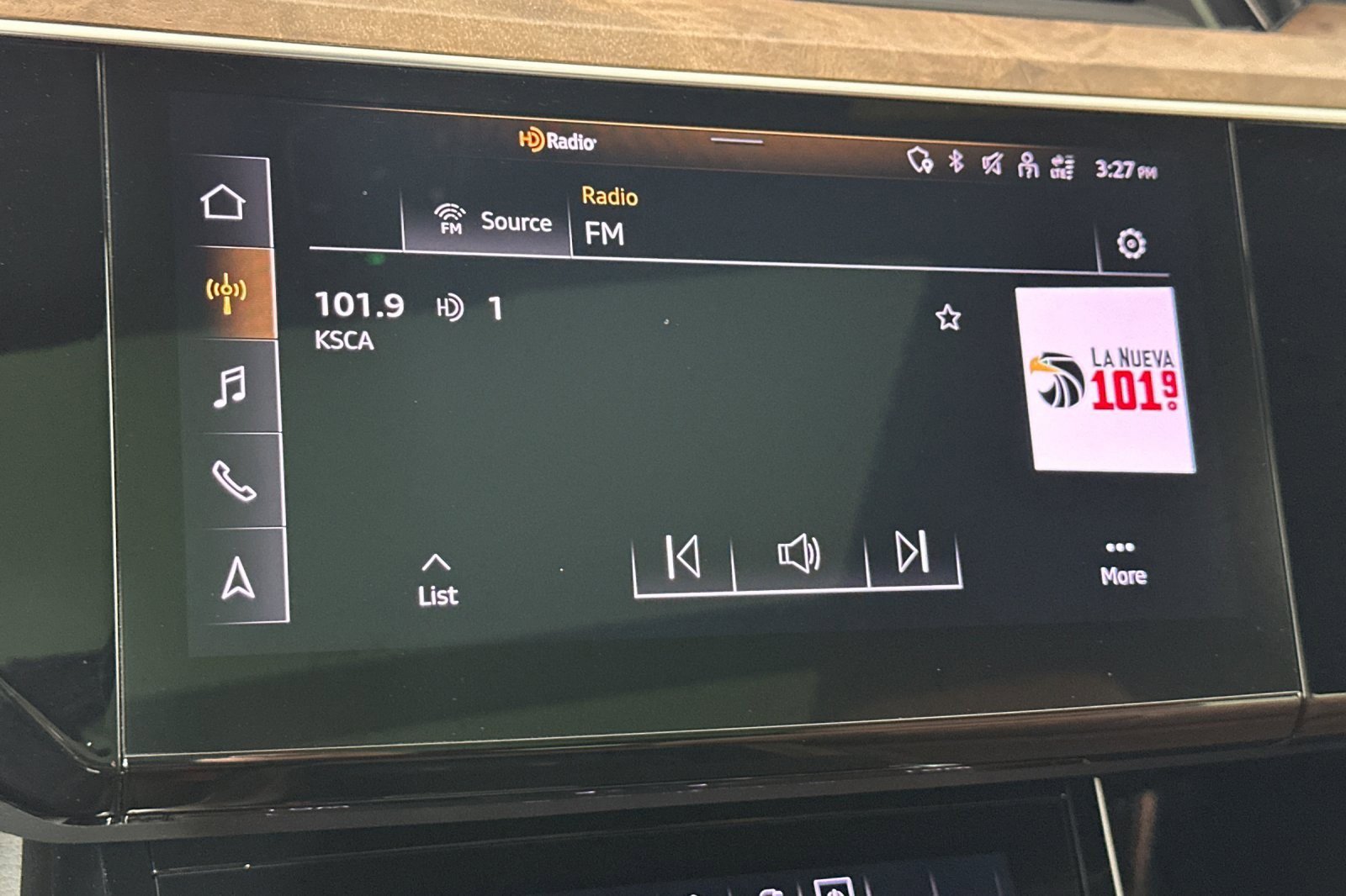 Used 2023 Audi e-tron Premium Plus w/ Premium Plus Package image 17