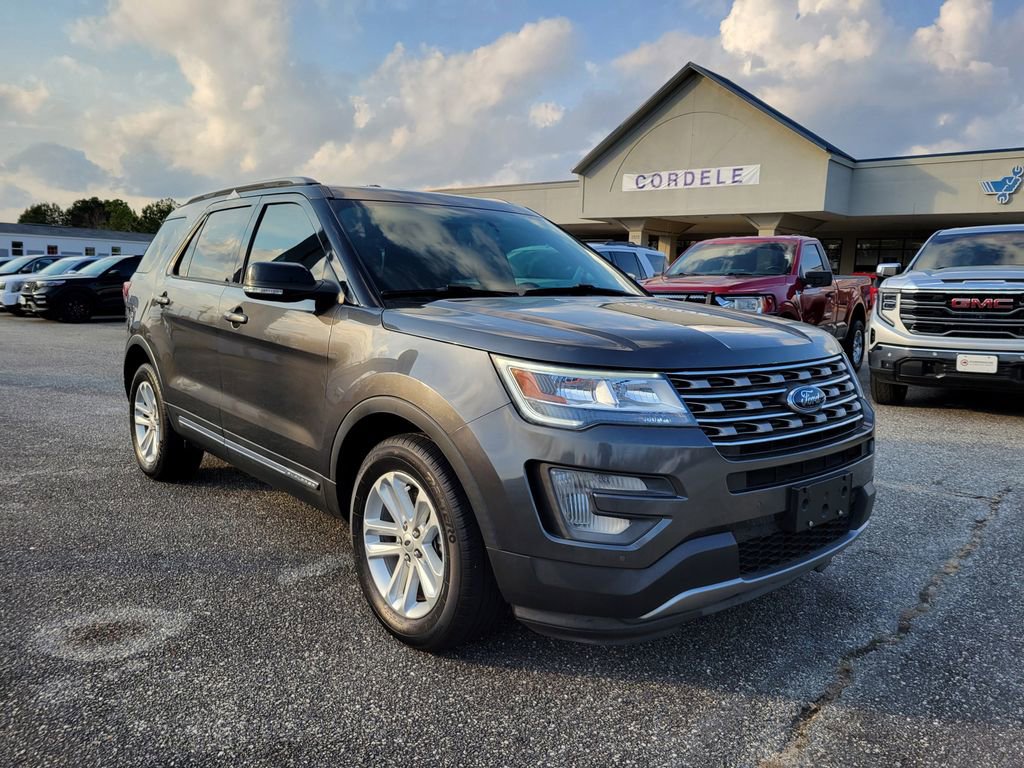 Certified 2017 Ford Explorer XLT w/ Equipment Group 202A image 7