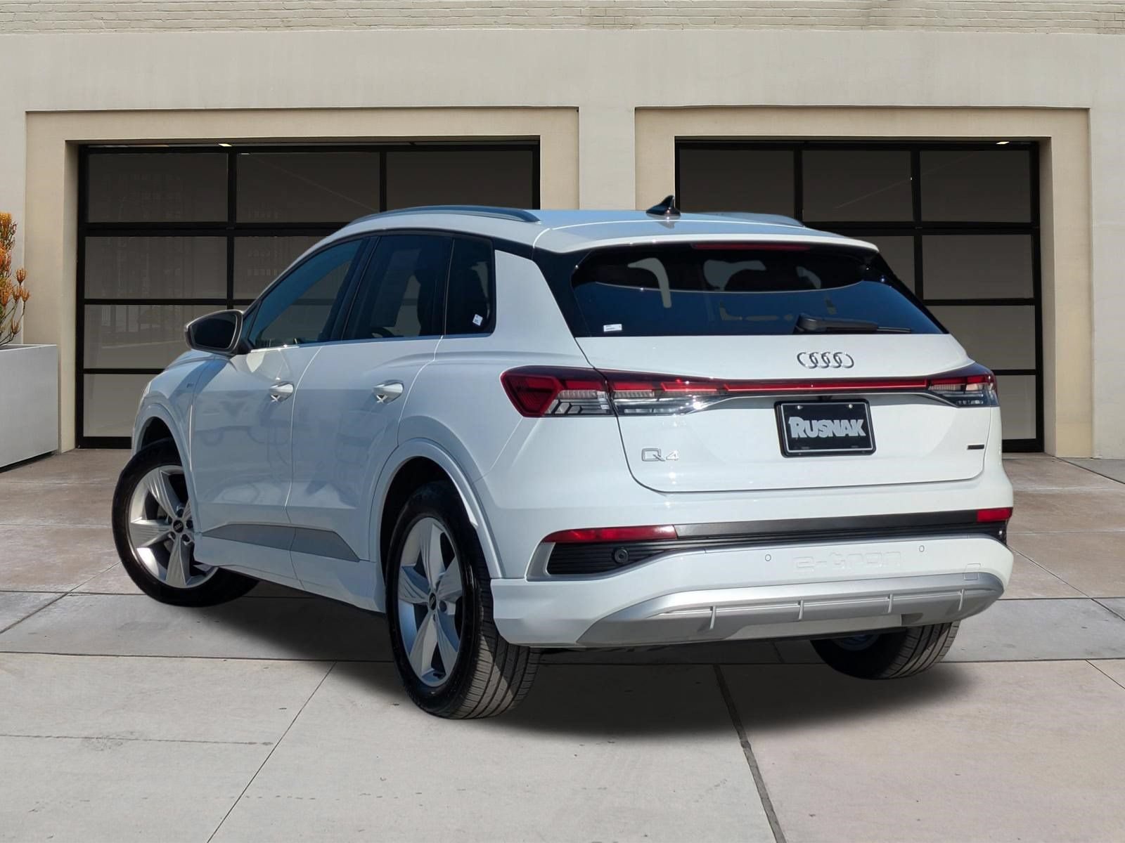 Used 2025 Audi Q4 e-tron Premium w/ Convenience Package AWD/4WD image 2