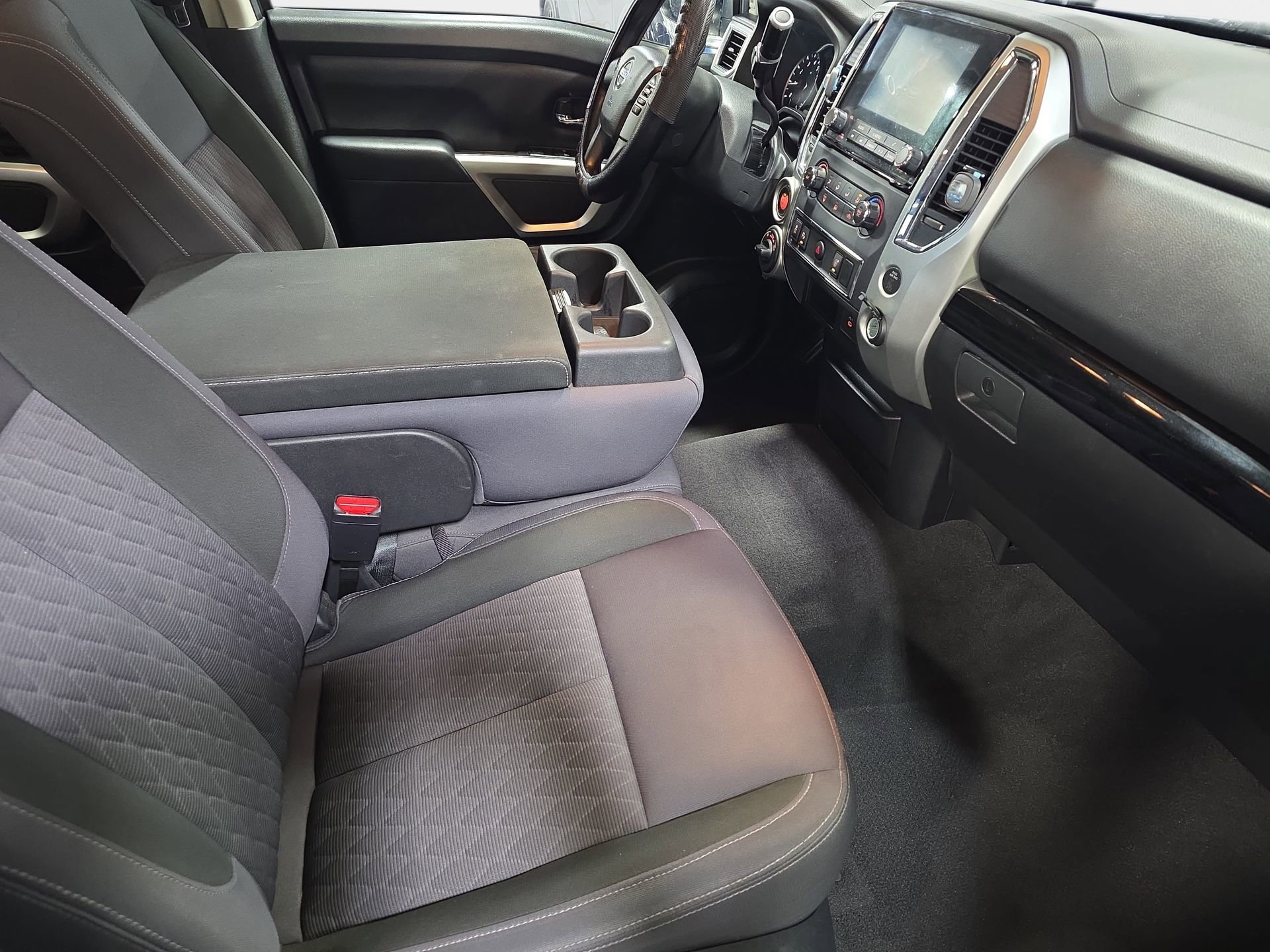 Used 2021 Nissan Titan SV w/ Off Road Protection Package image 10