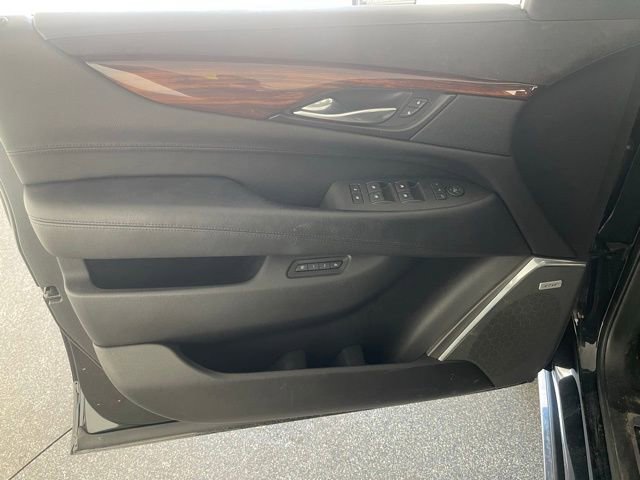 Used 2015 Cadillac Escalade Premium image 34