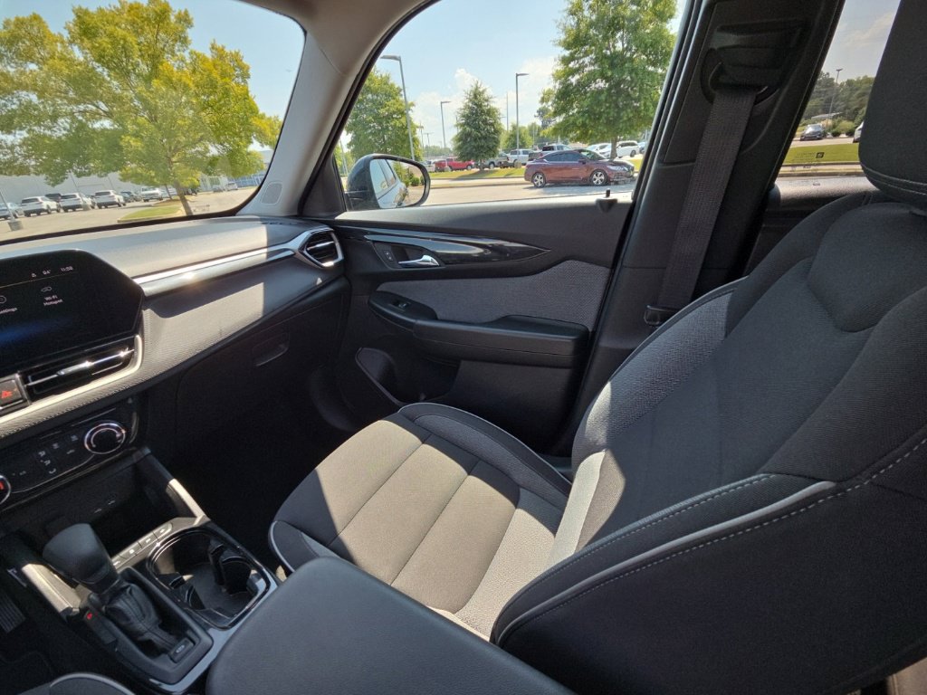 Used 2025 Chevrolet TrailBlazer LT FWD image 20