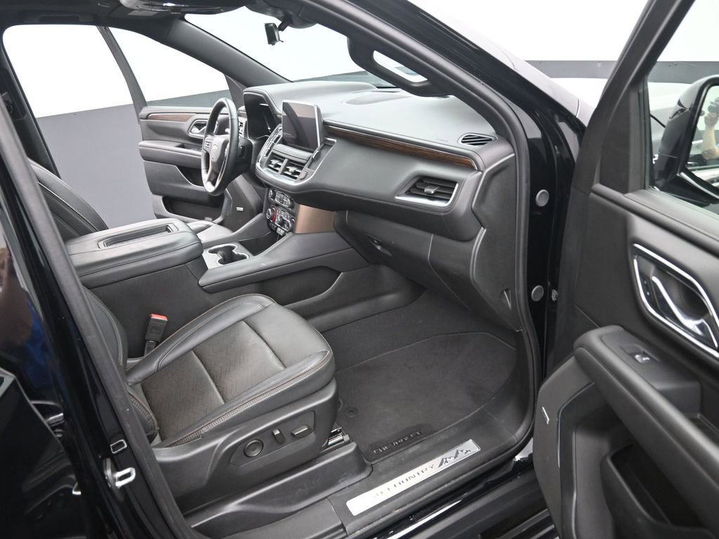 Used 2024 Chevrolet Tahoe High Country AWD/4WD image 19