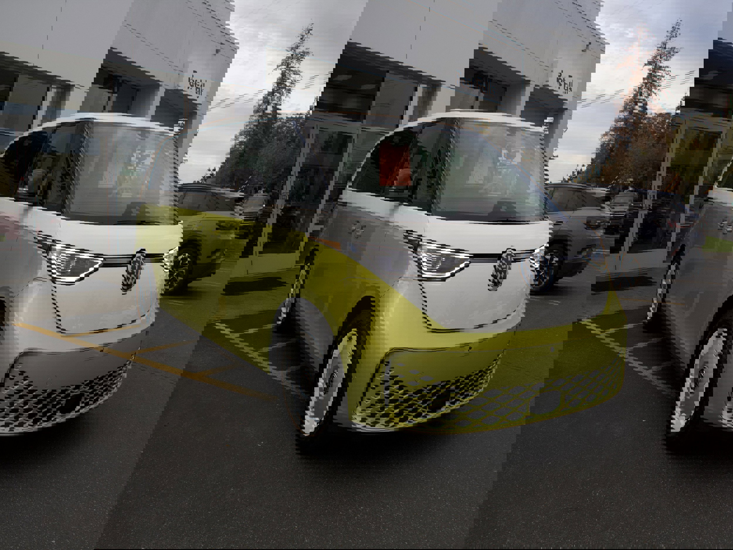 New 2025 Volkswagen ID. Buzz Pro S Plus image 3