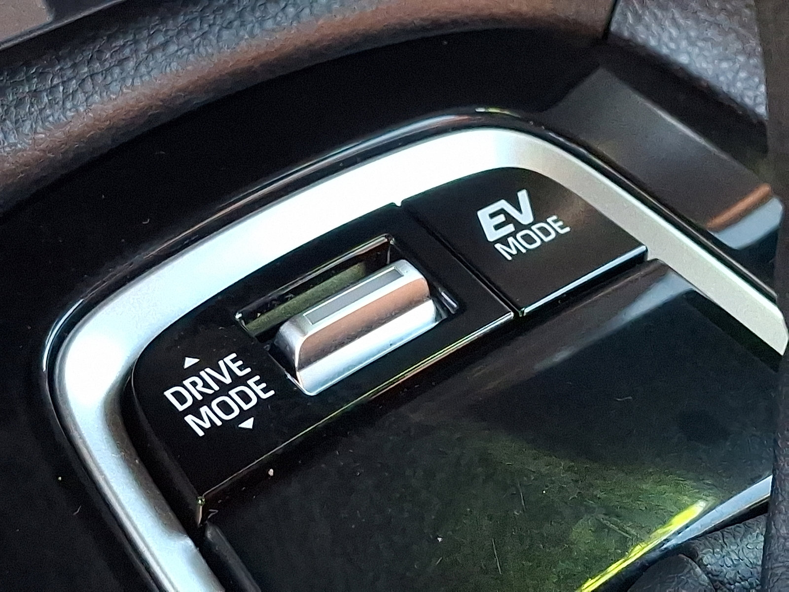 Used 2024 Toyota Corolla Cross AWD Hybrid image 27