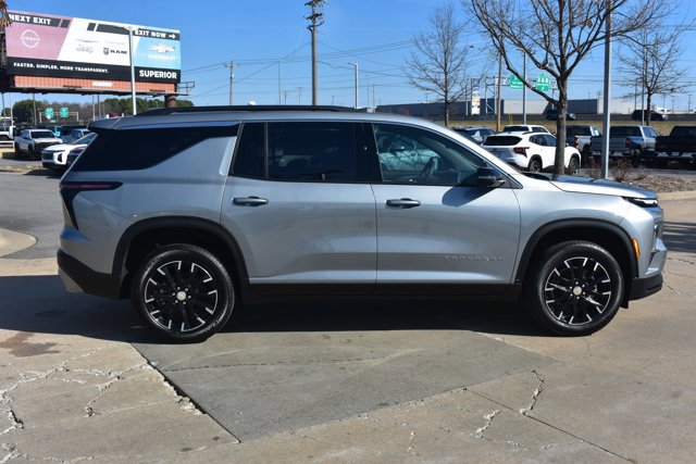New 2026 Chevrolet Traverse LT w/ Sun and Wheel Package image 4