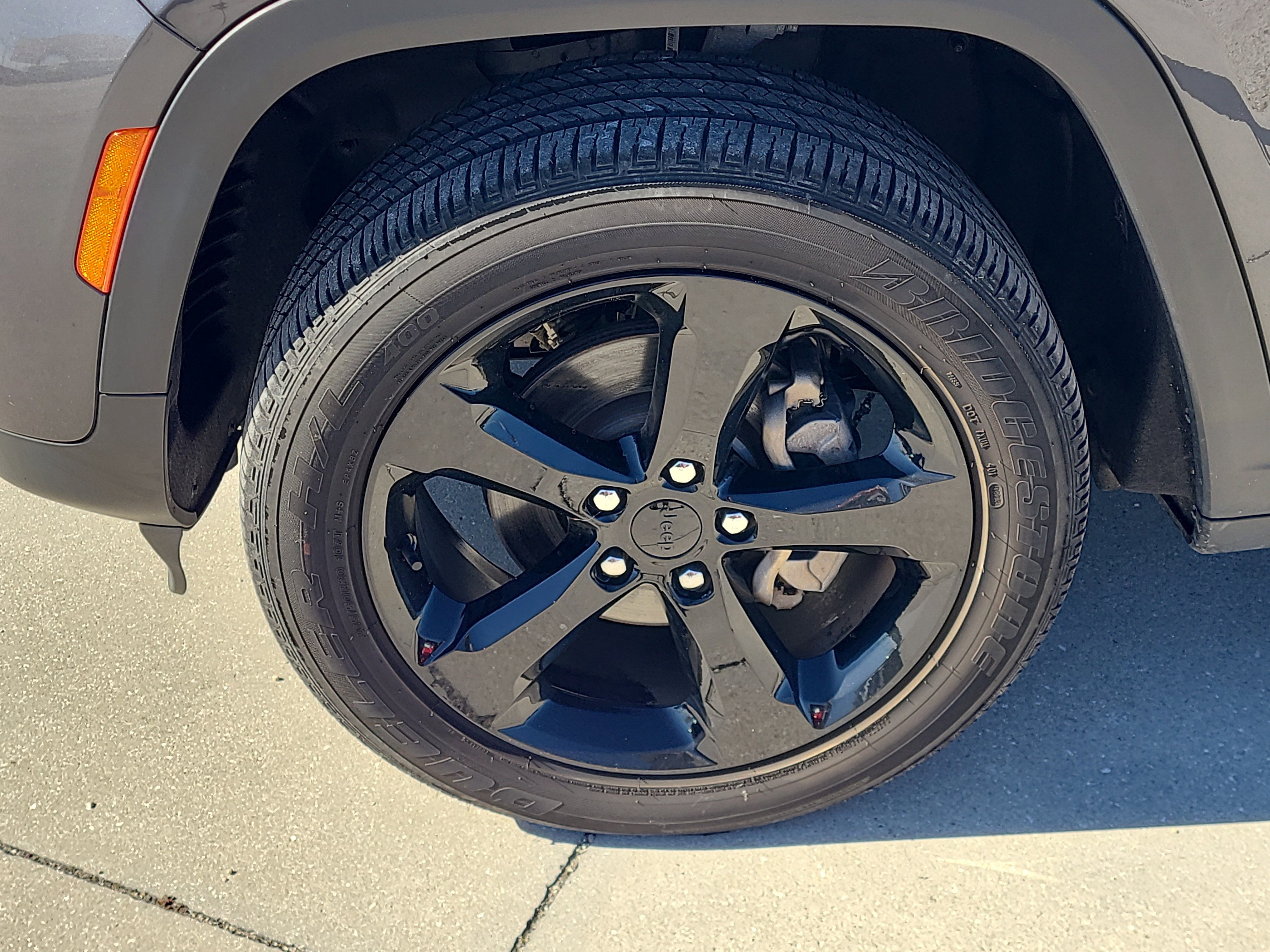 Used 2023 Jeep Grand Cherokee Altitude image 9